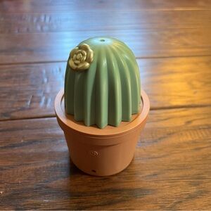 Green Cactus-Shaped humidifier